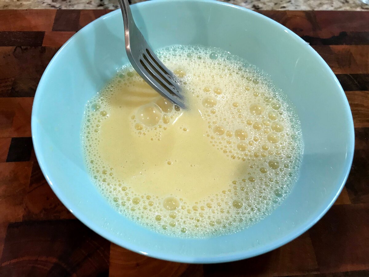 Кекс.  Простой рецепт кекса с изюмом.