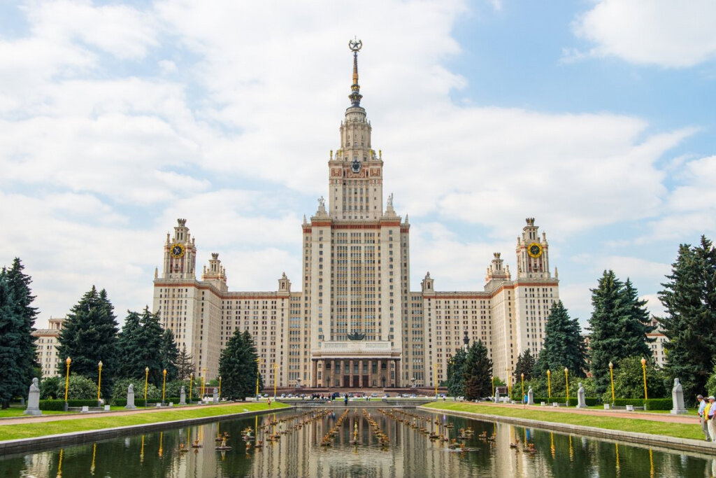 Московский государственный университет имени м.в.Ломоносова，МГУ. Московский университет м. в. Ломоносова. Москов¬ский государст¬венный универ¬ситет имени м. в. Ломоно-Сова. Московский государственный университет и Ломоносов.