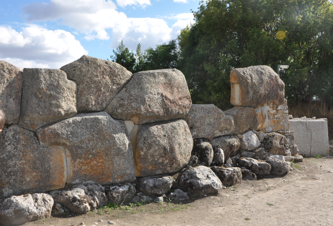 Та самая стена. Фото автора. Сентябрь 2014 года.