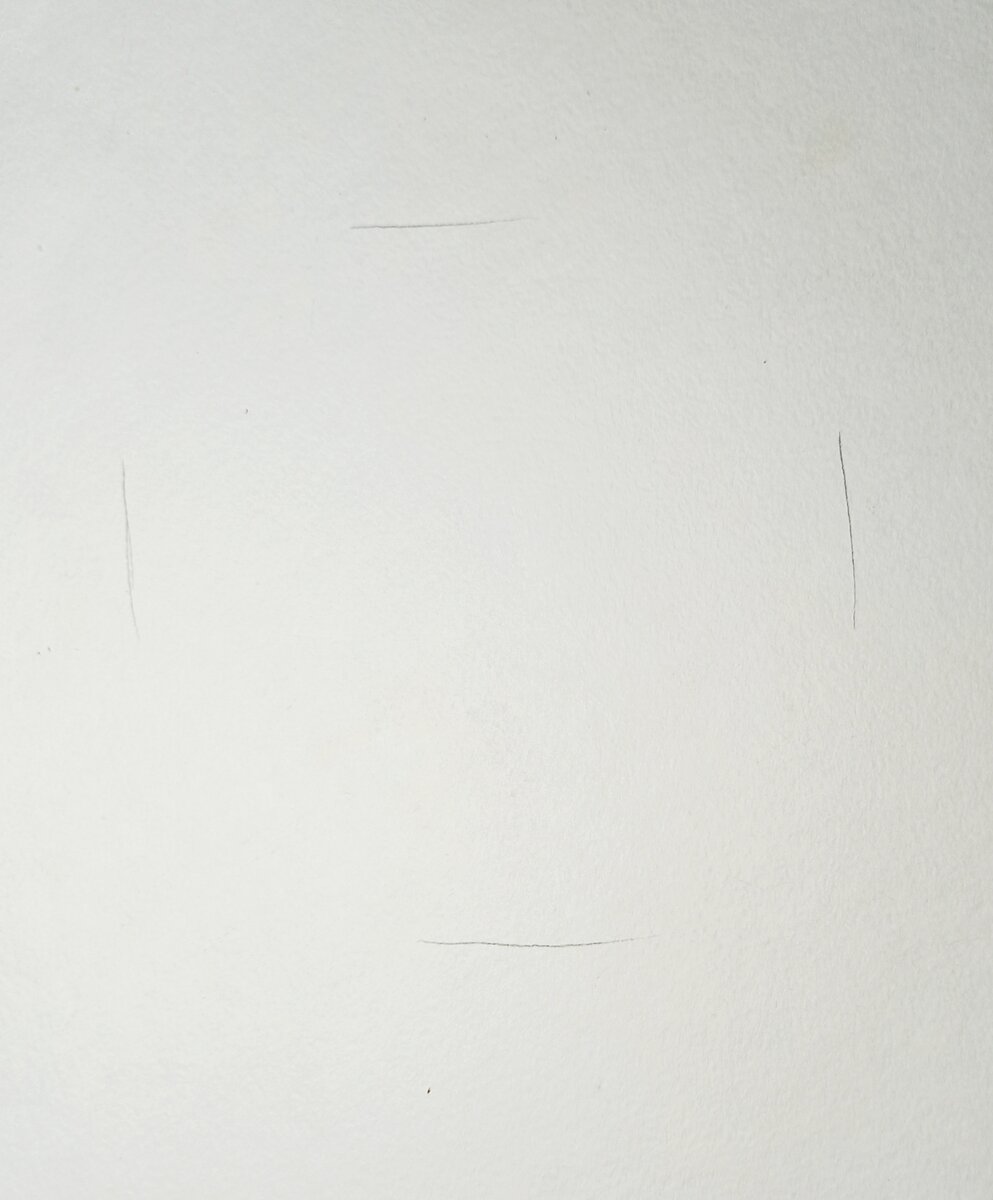 Небольшими штрихами отмечаем верх, низ и боковые границы.