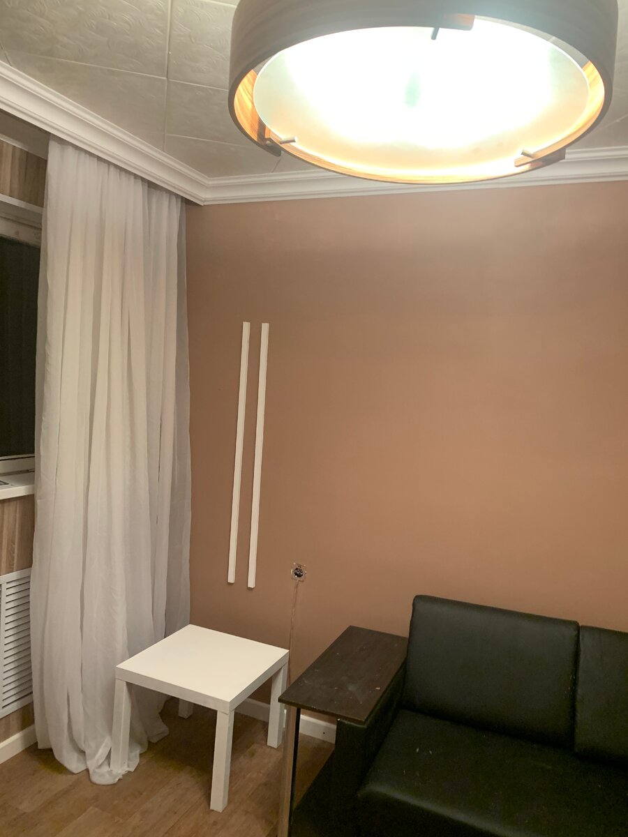 Тут еще не доделана розетка - но все будет, акцент на рейки.