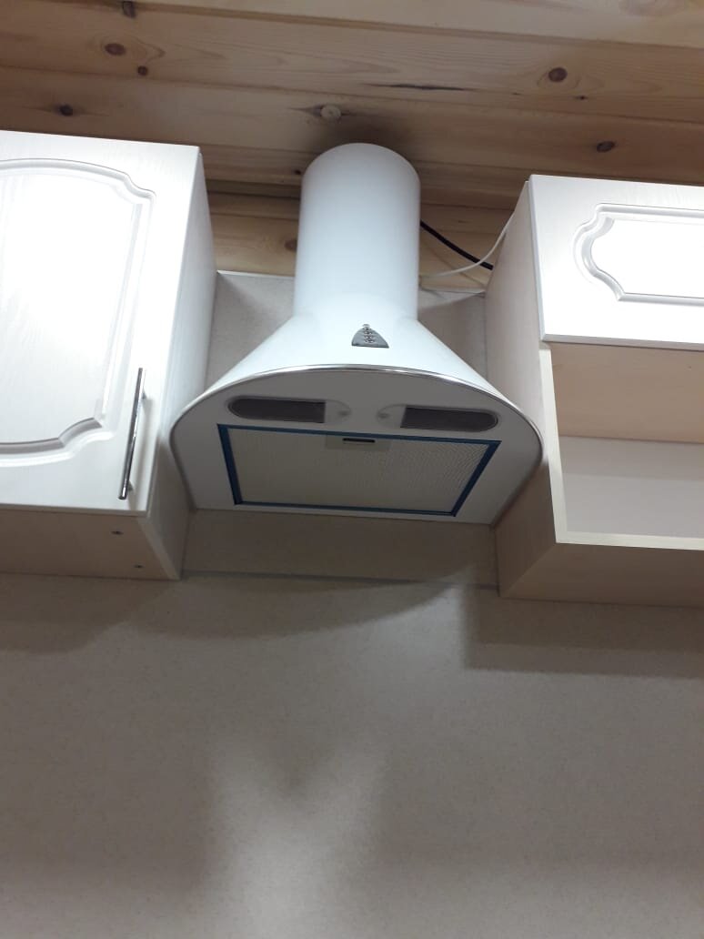 Вытяжка "купольного" типа, полукруглая, ширина 600. 