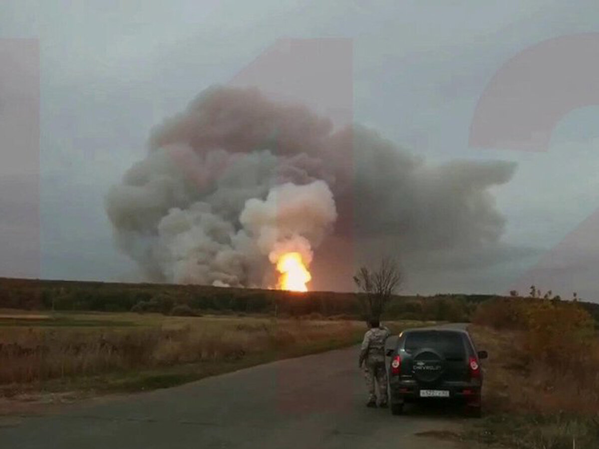 И вновь пылают арсеналы. Вспоминаем самые резонансные пожары на военных  складах | ФедералПресс | Дзен