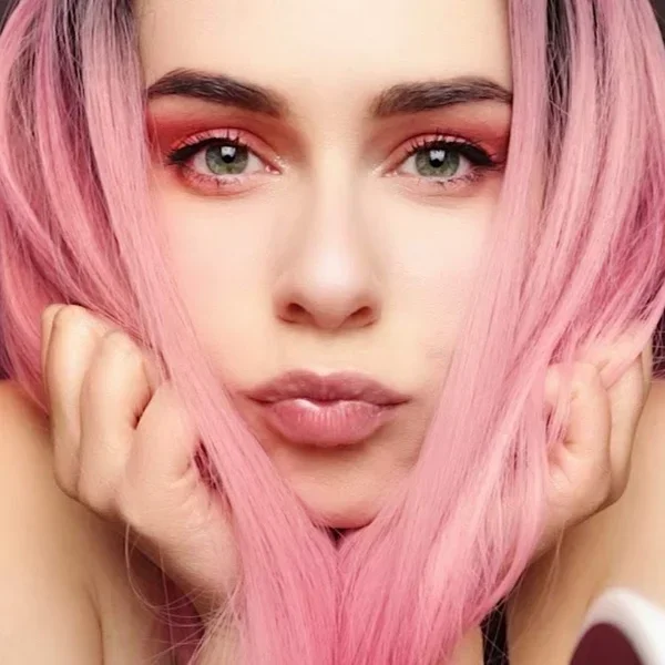 Фото с аватарки канала