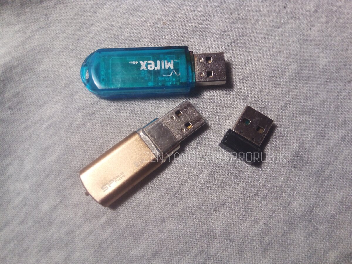 Вот такая моя коллекция :) Этим флешкам более 7-ми лет, но они до сих пор работают