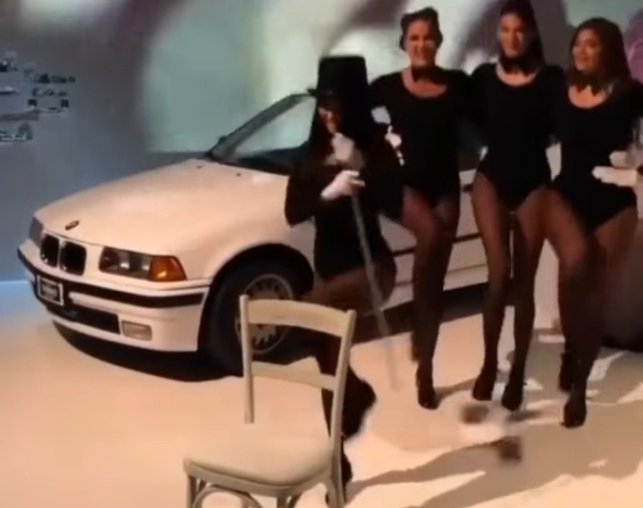 Сестры Кардашьян и Дженнер танцуют танец в честь дня рождения