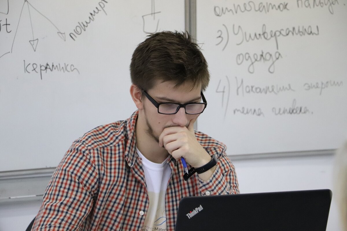 Я в роли преподавателя в центре развития одарённых детей. 