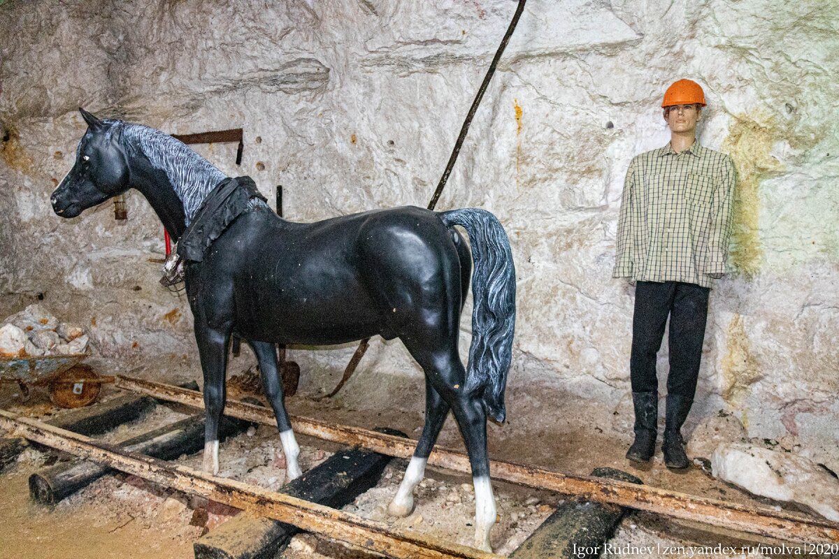 Лошадки были вот такие, только живые, а не пластмассовые