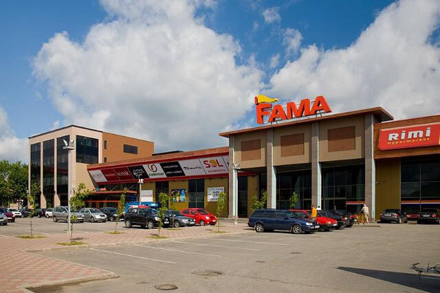 Фото: ТЦ "FAMA" в Нарве, источник - www.vpribaltike.com
