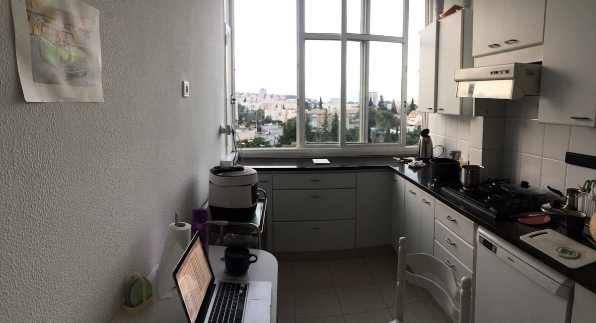 Кухня в израильской квартире.