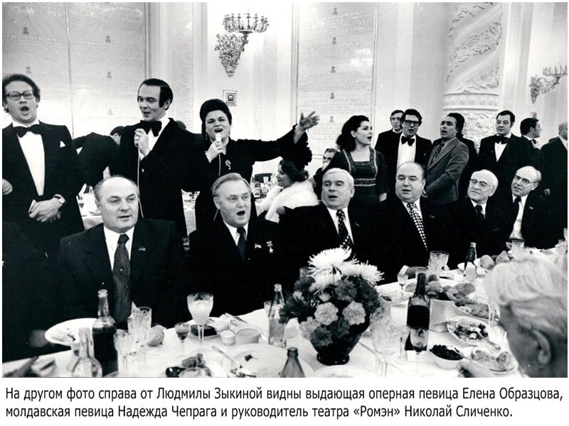 Спокойное умиротворение на лицах, вдохновение, восхищение... И полное душевное единение. 