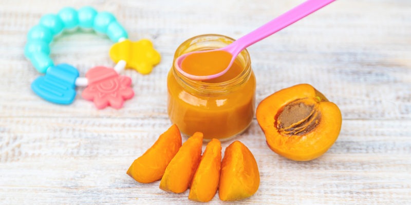 Согласно ВОЗ прикорм рекомендуется начать с овощей, затем каши и фрукты и в последнюю очередь - мясо