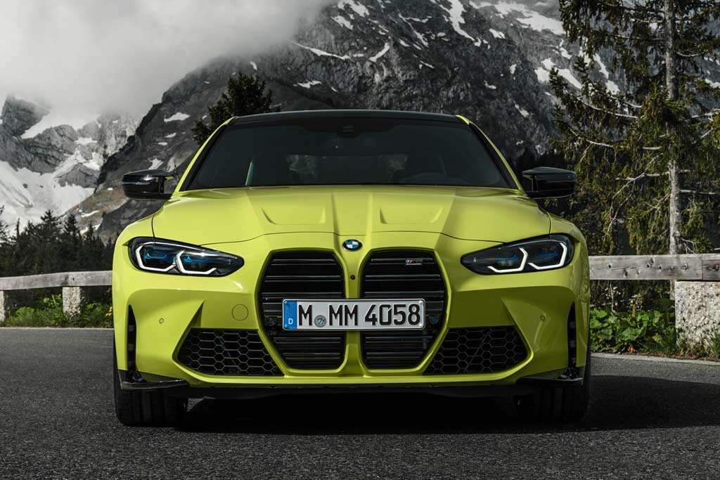 Заднеприводная BMW M4 2021 года