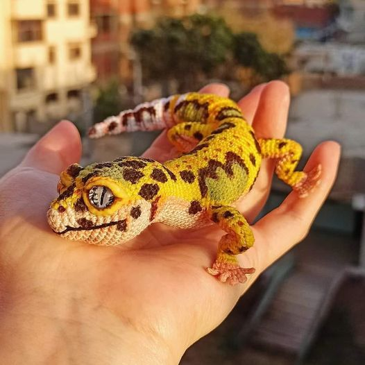 автор - Ксения Абдуллина. Связано из тонких хлопковых ниток, крючком.