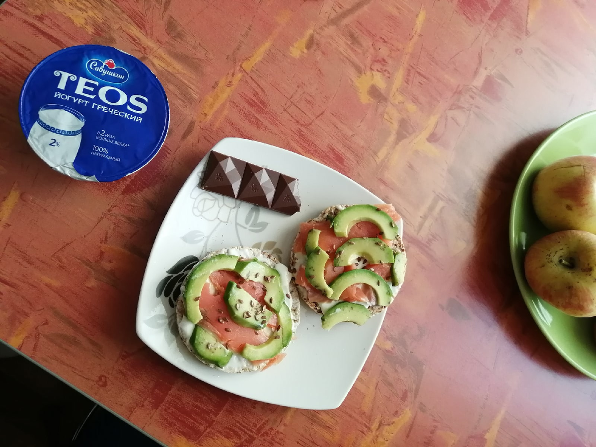 Жиры — это не вредно. Полезны нерафинированные растительные масла, жирная рыба.