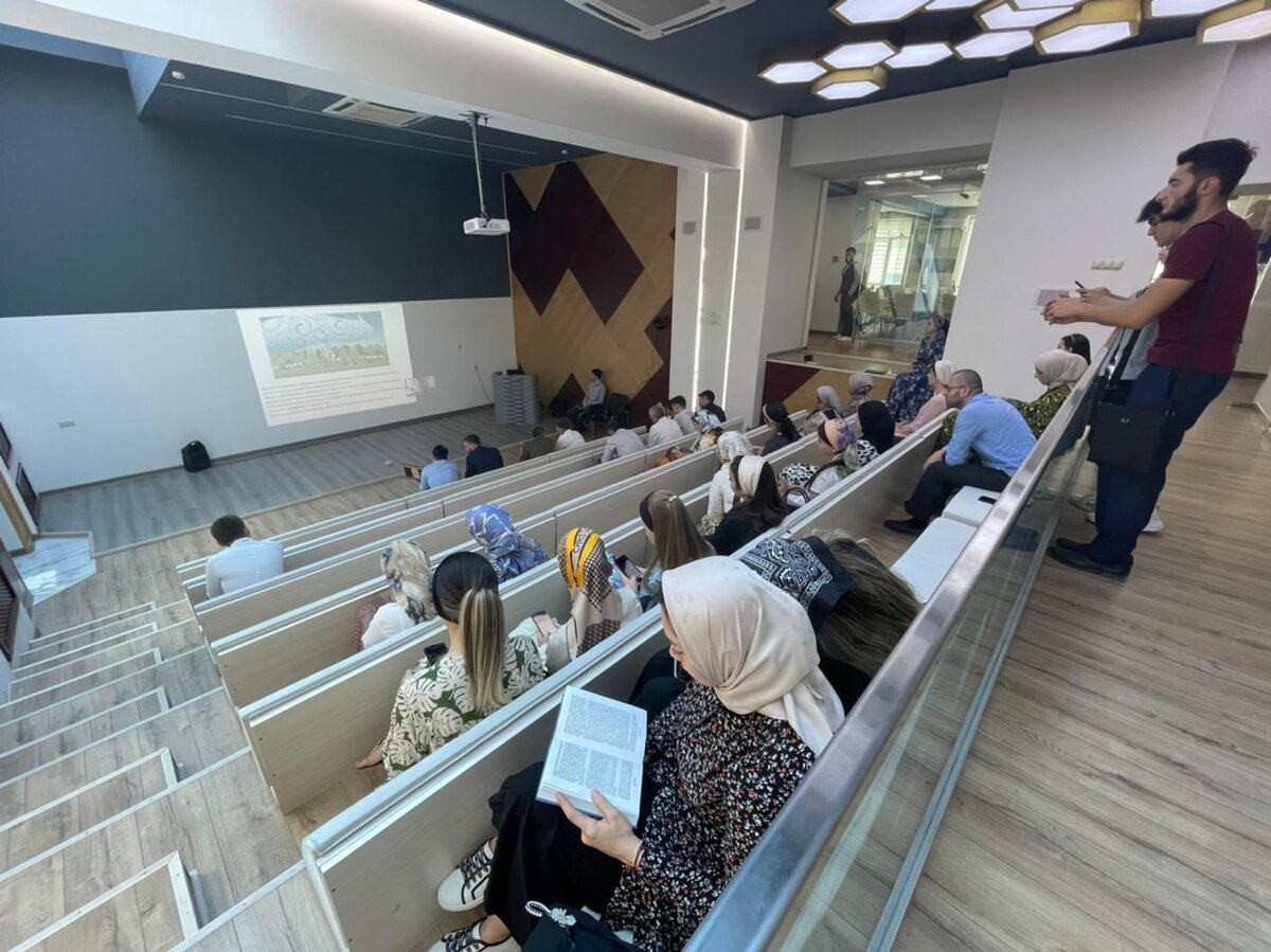 Студенты и преподаватели  ГГНТУ им. М.Д. Миллионщикова