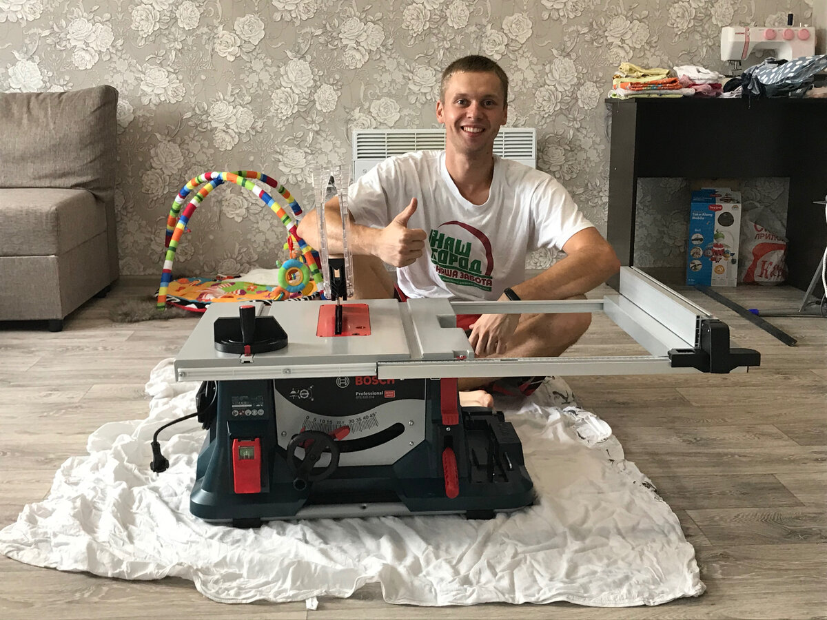 Самый первый инструмент так и вовсе аккуратно распаковывался в доме, внимательно все осматривал "щупал", в общем получал очень положительные эмоции 