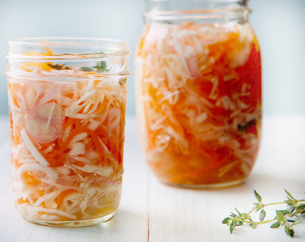 очень вкусный салат из капусты с сочной морковью и натуральным медом в банке