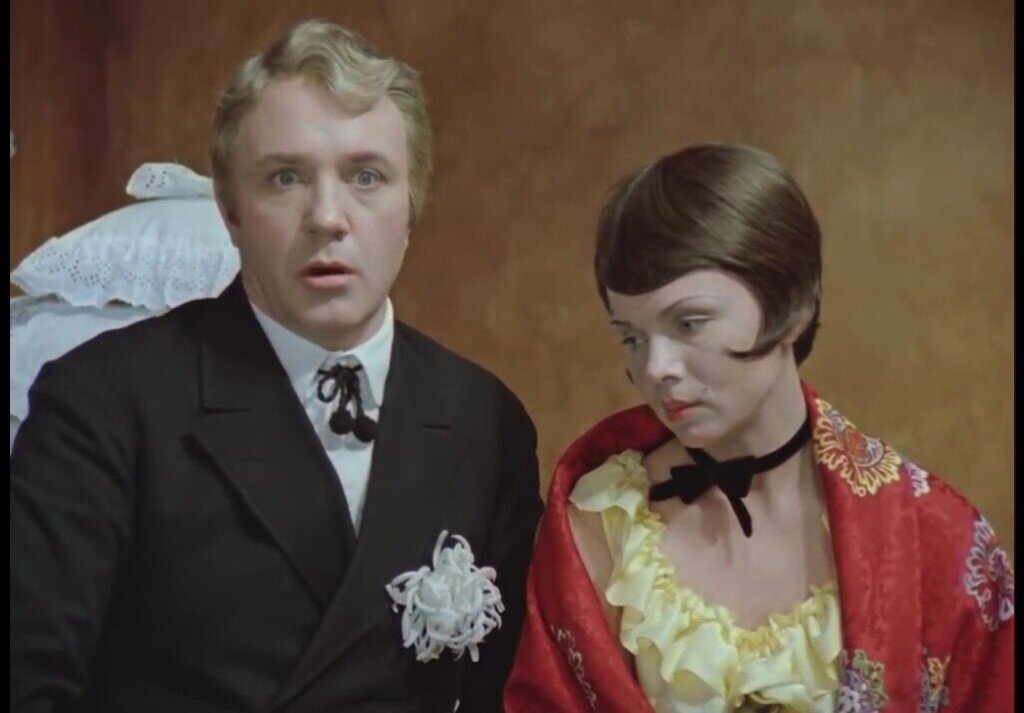 Ах, это моя невеста — мамуля, у которой мальчик и три девочки! Ни за что! 