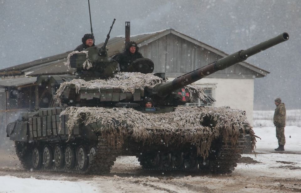 Военнослужащие Вооруженных Сил Украины  во время военных учений в Харьковской области, Украина, 10 февраля 2022 года. REUTERS/Вячеслав Мадиевский