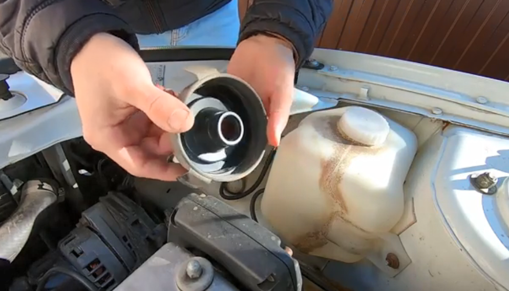 Показываю, как правильно менять лампочки на Ладе Гранте (в задних ...