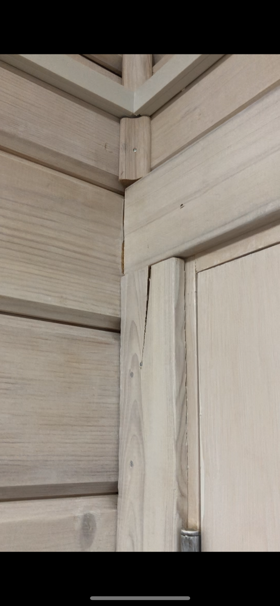 В котельной поменяли дверь на новую