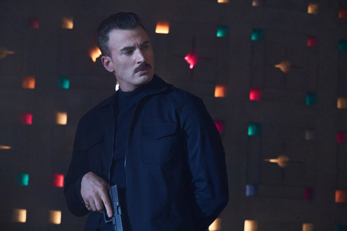 Кадр из фильма "Серый человек". Изображение взято с сайта: https://www.kinopoisk.ru/film/558393/stills/page/1/