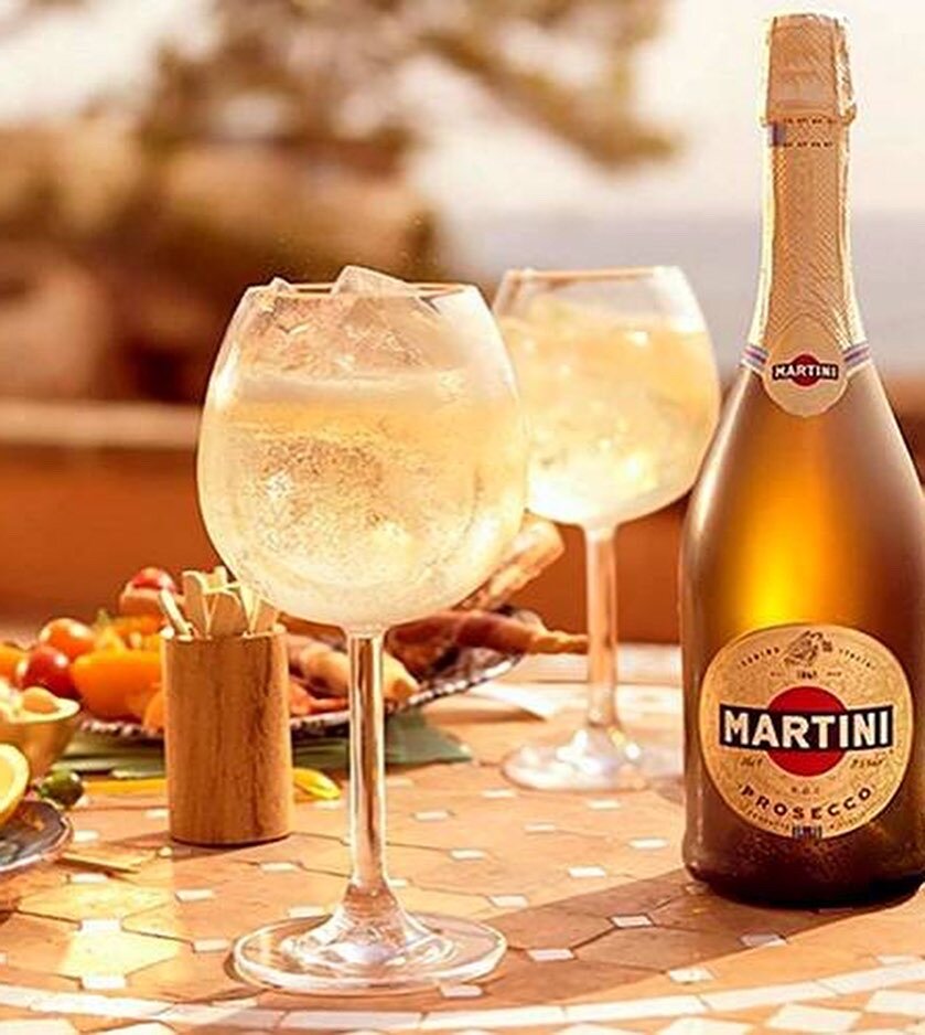 Шампанское мартини просекко. Мартини Асти Просекко. Шампанское Martini Prosecco. Martini Prosecco d.o.c.. Мартини Просекко розовое.