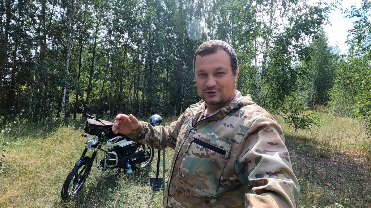 Привет, это я Деревенский КАМРАД.
