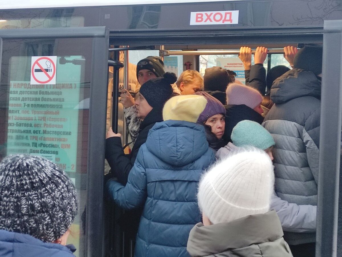 Фото: Екатерина Смолихина/amic.ru, «Инцидент Барнаул», «В Курсе 22», «Барнаул. Автобусы»