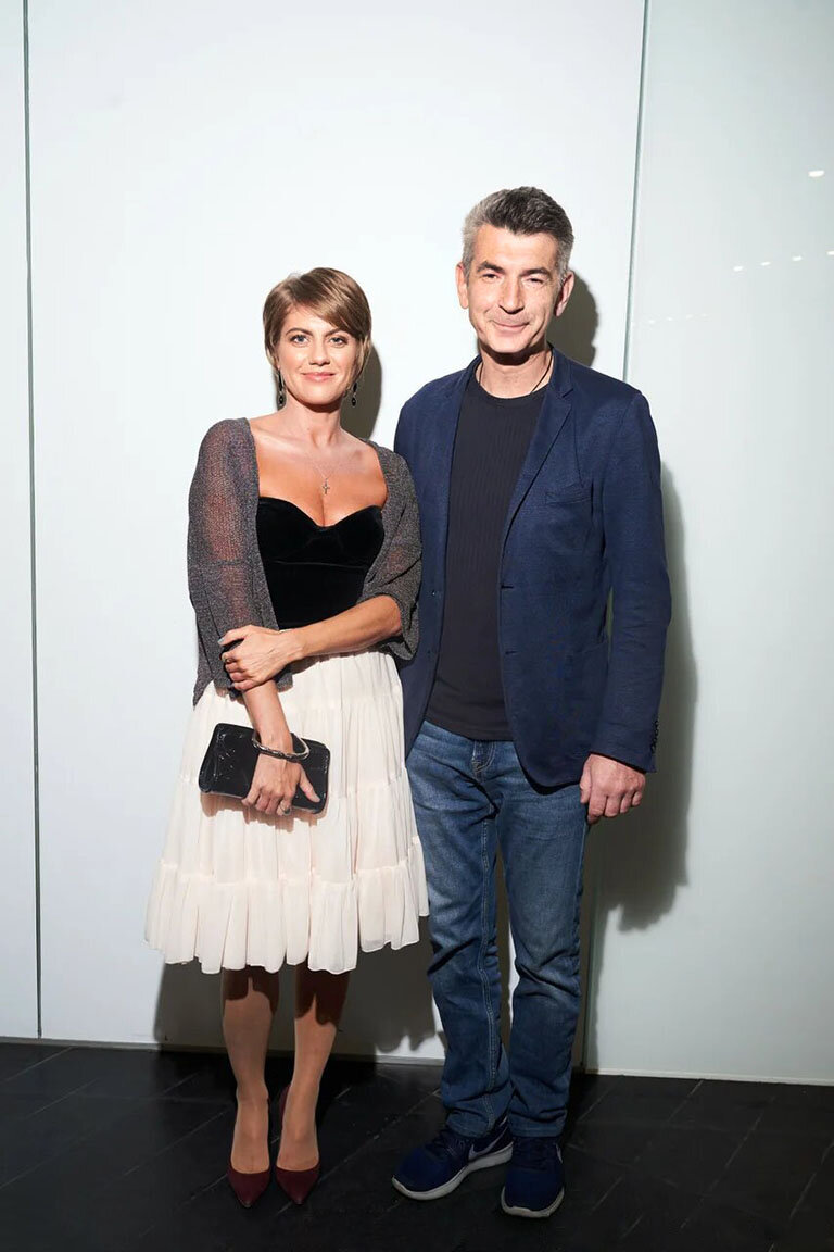 С женой — кинорежиссером Аглаей Набатниковой.