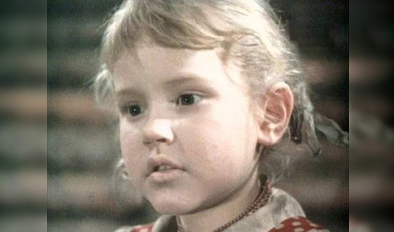 Анна Каменкова в фильме "Девочка ищет отца" 