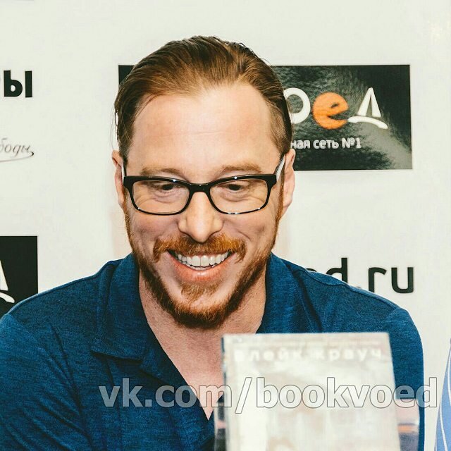 Фото с презентации новой книги в Буковеде. С-Пб, 2017.