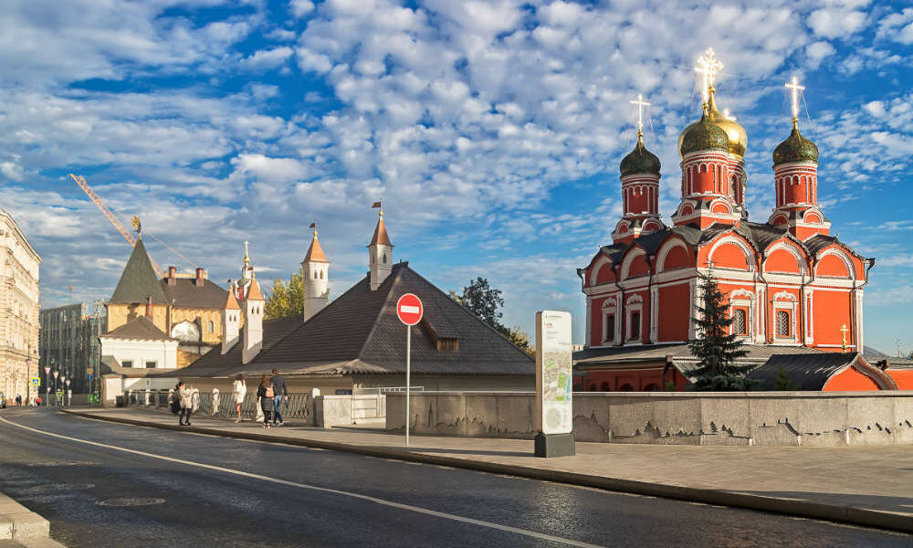 Улица Варварка в городе Москве. Фото: Яндекс. Картинки.