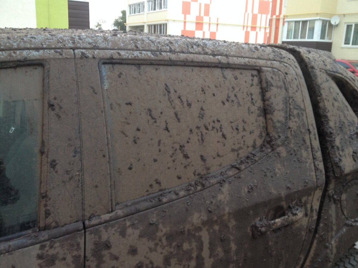 Чтобы отмыть всю эту грязь, понадобилось очень много времени. Листай вправо >>>