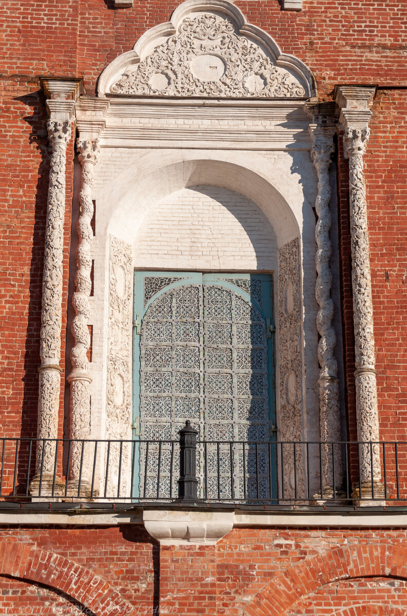 Боковые ворота Рязанского Успенского собора