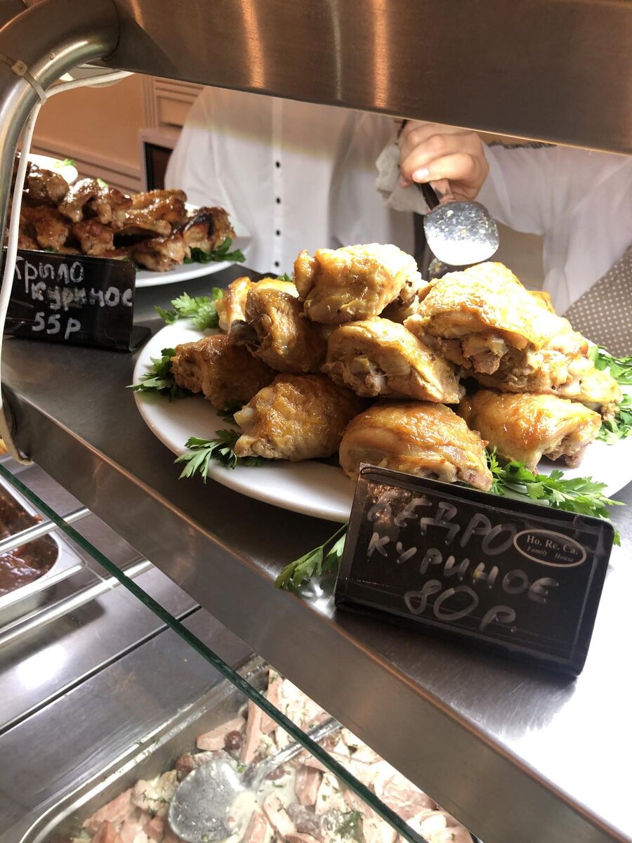 Столовая на набережной алушты. Крым еда. Поесть в судаке. Судак столовые. Судак хорека кафе.