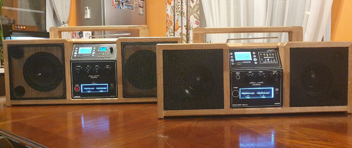 Старшая и младшая системы рядом