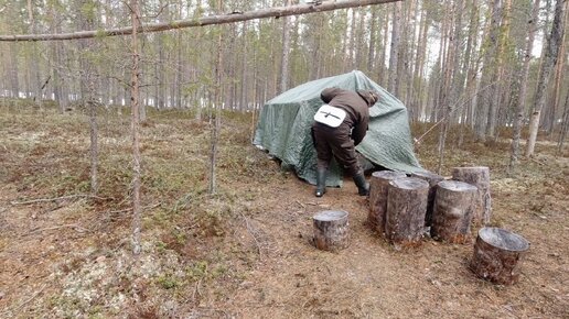 下载视频: Находка в лесу. Страшное место в лесу. Убежище браконьеров. Хибара в тайге. Было страшно но я это осмотрел.