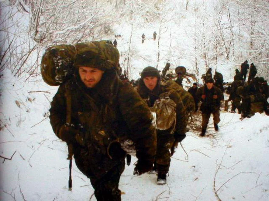 Рота к бою. Бой у высоты 776 Чечня 2000. Чеченские боевики на высоте 776.