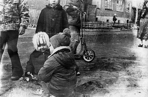 Советский двор, 1960-е годы / Фото: Shutterstock (Galyamin Sergej)