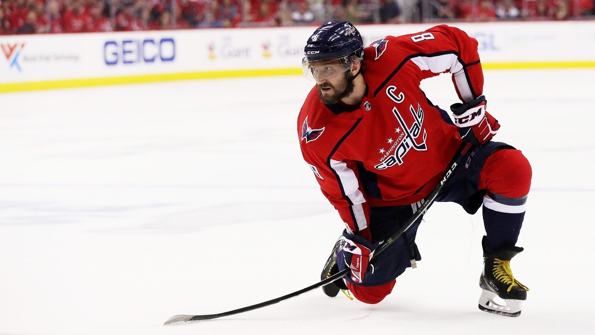 Александр   -очень опасный бомбардир для любого вратаря в такой игре как хоккей.  фото: картинки -яндекса.