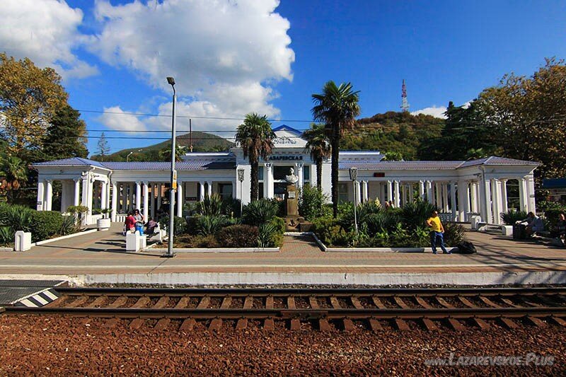 жд лазаревская сочи. жд лазаревская сочи. жд лазаревская сочи. вокзал лазаревское 2020. вокзал лазаревское сочи.