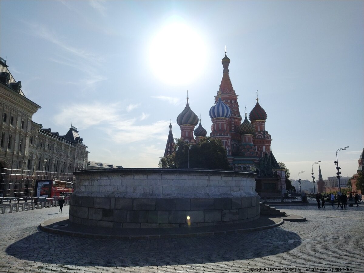 Лобное место. Собор Василия Блаженного лобное место. Лобное место в Москве на красной площади. Памятник лобное место в Москве. Лобное место на красной площади история.