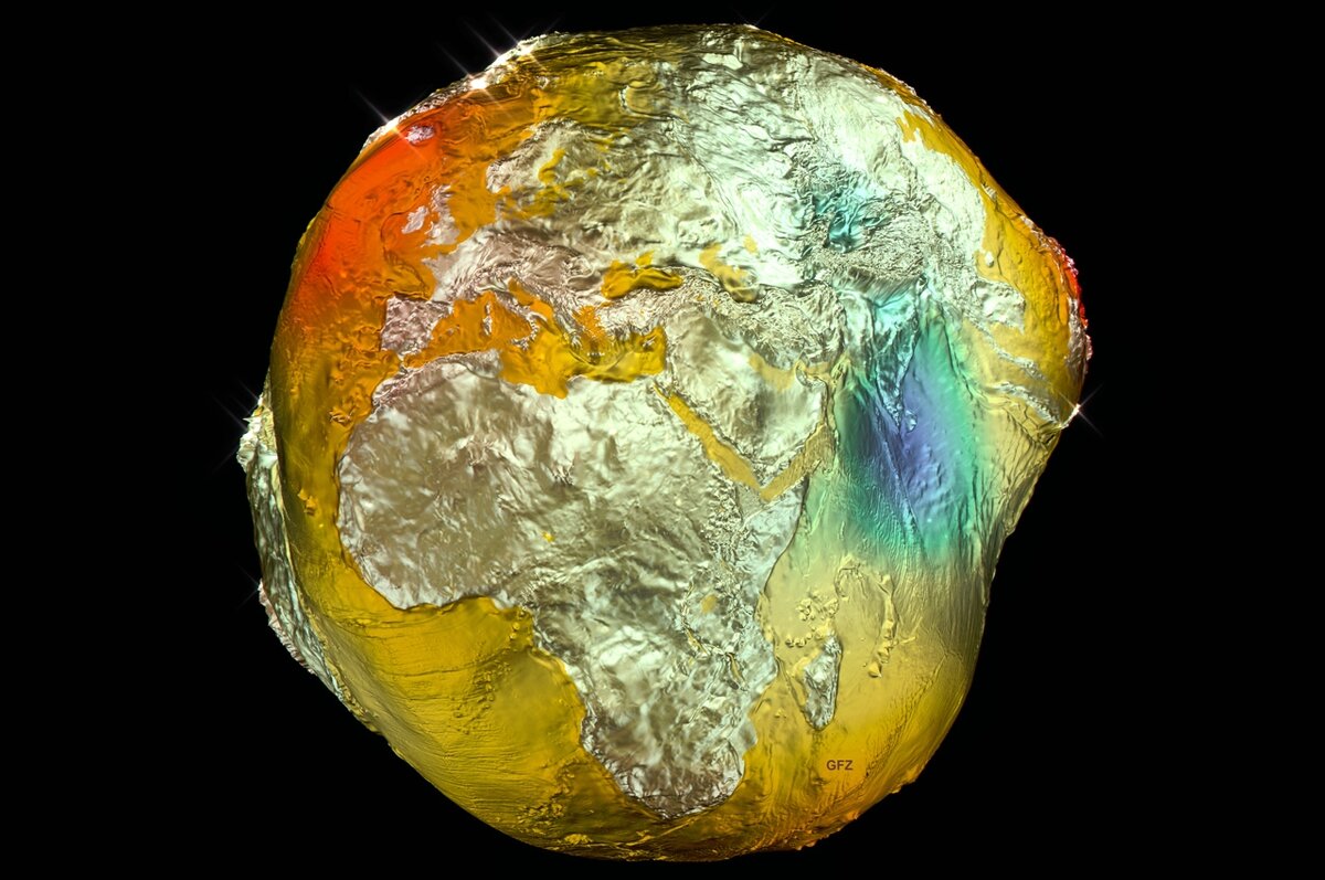 25 формы земли. Геоид модель земли. Эллипсоид вращения и геоид. Эллипсоид вращения и геоид. Геоид земли.