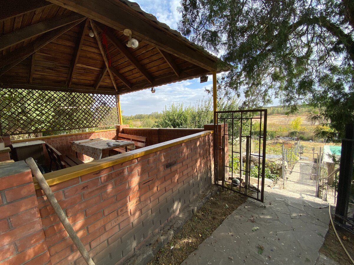 Собственный мангал, бассейн стали перевешивать минусы предложений объектов продавцов.