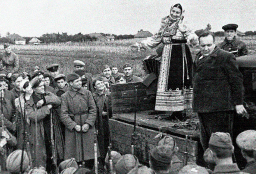 Лидия Русланова в 1941 году. Источник: gazeta.ru