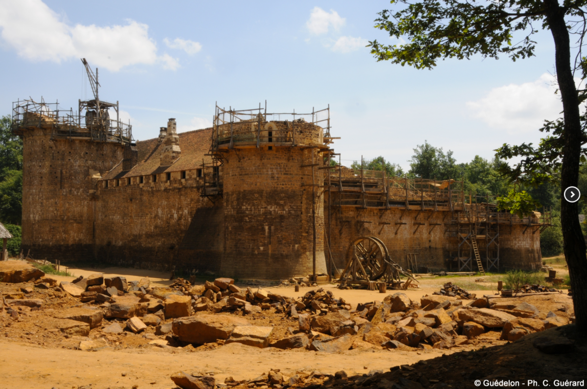 Фото с сайта https://www.guedelon.fr/