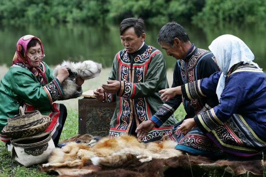 Нанайцы. Источник: https://www.khabkrai.ru/photos/43959_x922.jpg