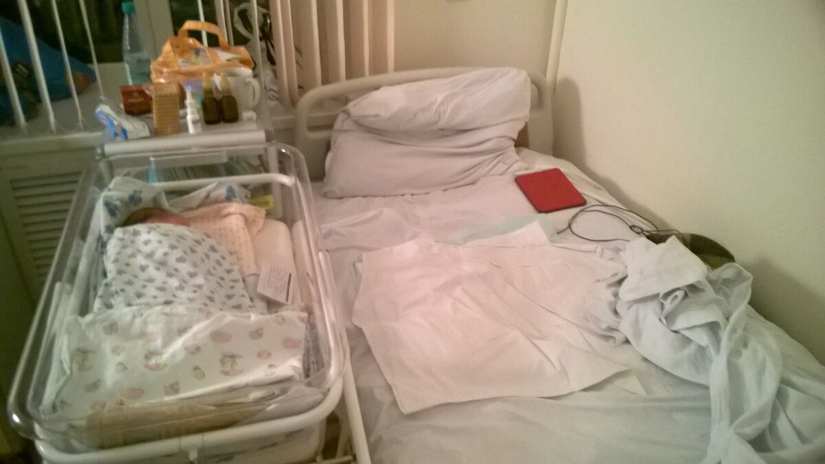 Палата в закрывшемся 32 роддоме Москвы